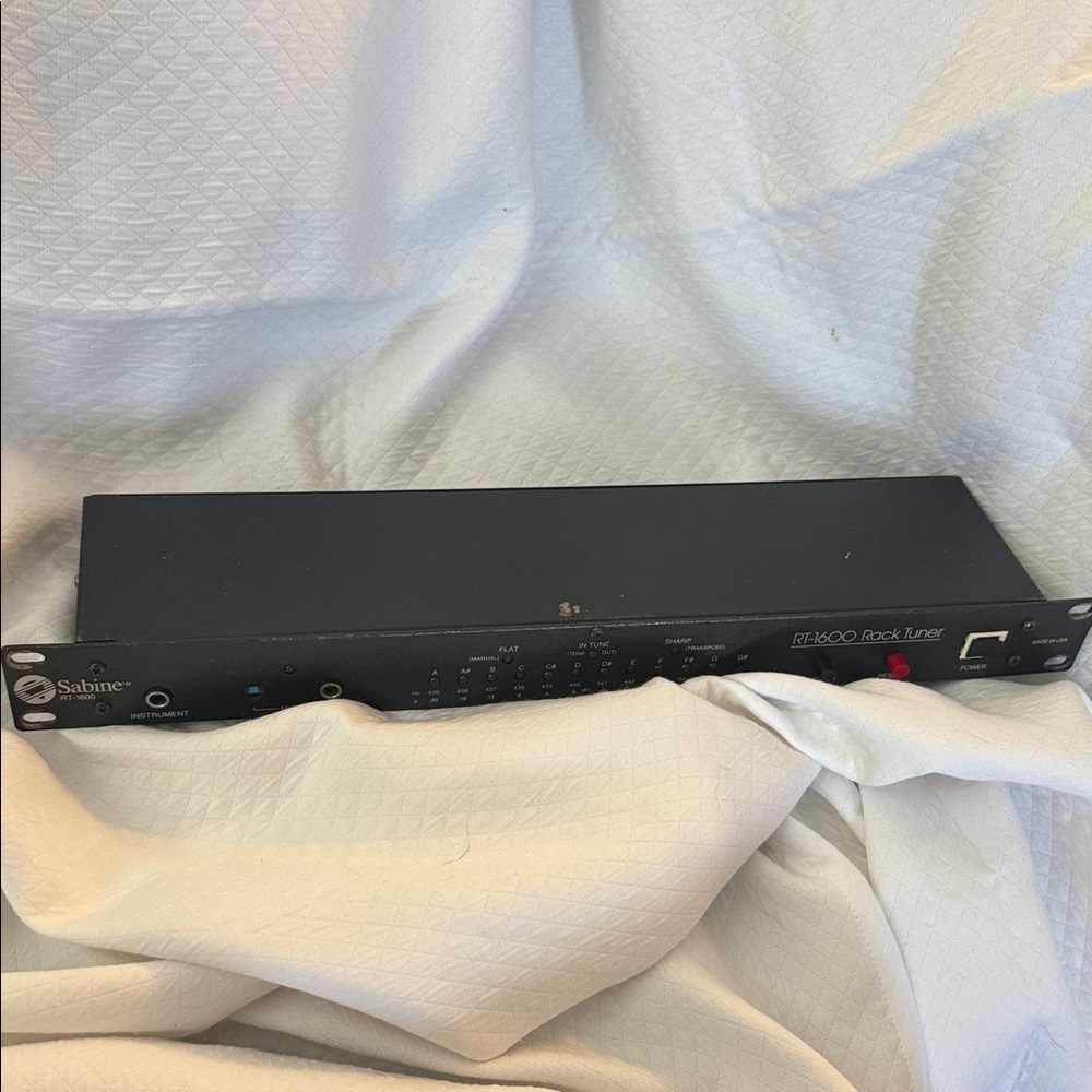 Sabine Black RT 1600 Rack Tuner - Picture 7 of 13
